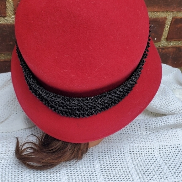 Vintage‎ OOAK beaded Red felt hat - Picture 8 of 14